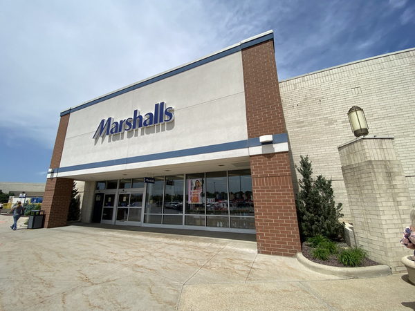 Bay City Mall (Bay City Town Center) - June 15 2022 Photo (newer photo)